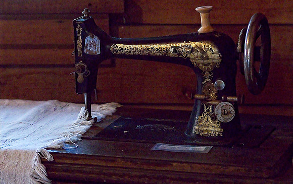Jessica North-O'Connell  Singer Sewing Machine