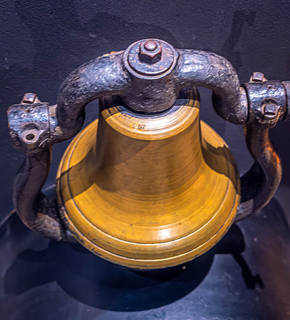 Jacques Boissonneault - Old brass bell