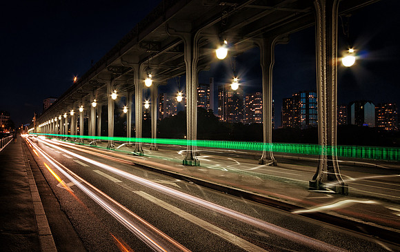 Fernanda Gimenez-Streaks Under Bir-Hakeim